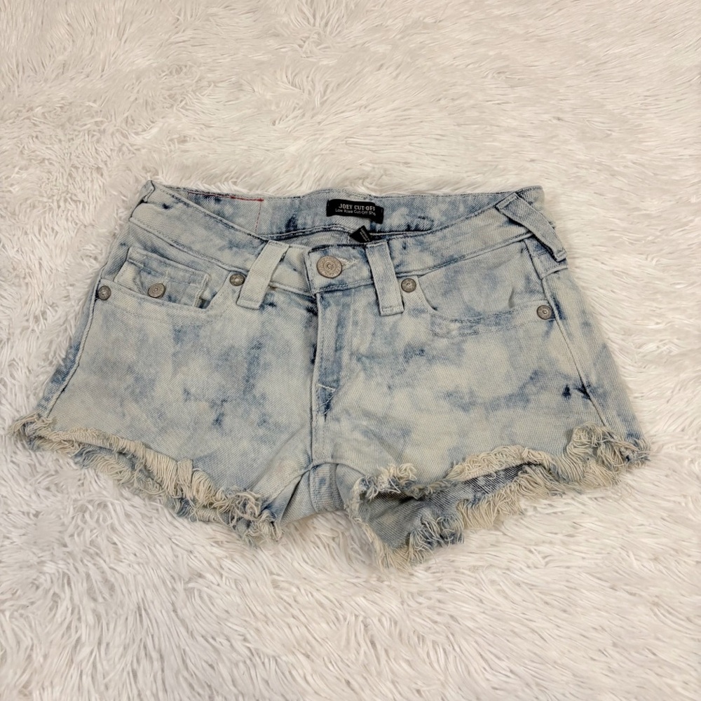True Religion Joey Tie-Dye Denim‎ Cutoff Shorts low rise frayed hem